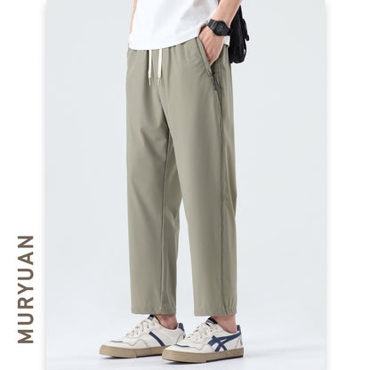 Pantalon homme léger à neuf empiècements et extensibilité quadridirectionnelle