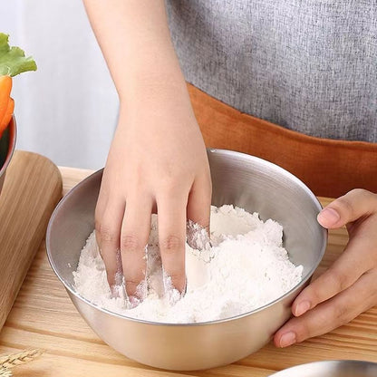Bols mélangeurs dorés pour la cuisine, la pâtisserie, les nouilles et les salades.