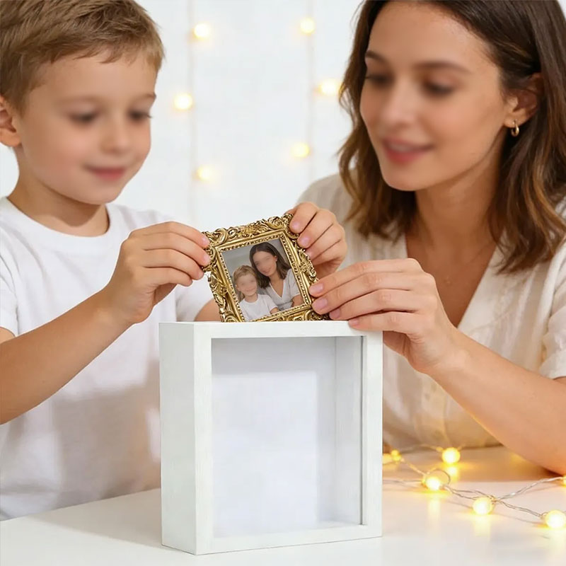 Kit de boîte d'ombre de mini-musée DIY | Présentoir de souvenirs de mariage et d'anniversaire avec cadres et figurines dorés